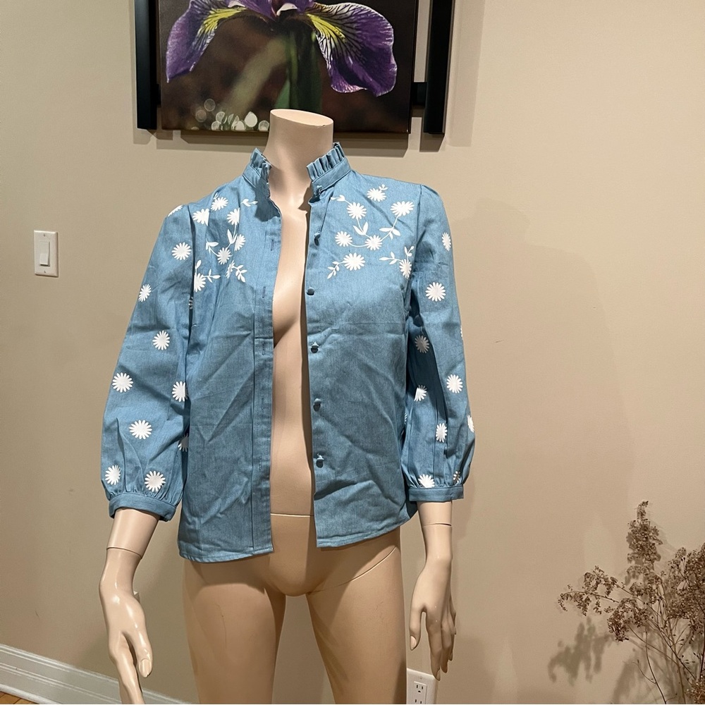 19.Simplee light blue button down shirt w white floral details brand new size S